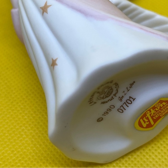 Vintage 1990 Porcelain China Lefton Angel Kissing Figurines Boy Girl - Picture 2 of 2